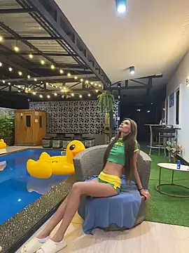 dreamgirls100 online show from December 30, 2024, 4:08 pm