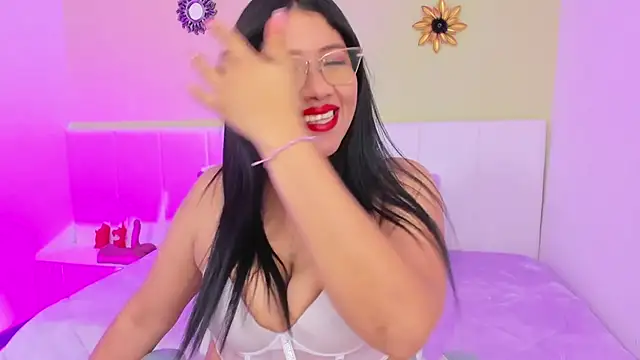 estrella bigboobs14 online show from October 1, 2025, 6:25 pm