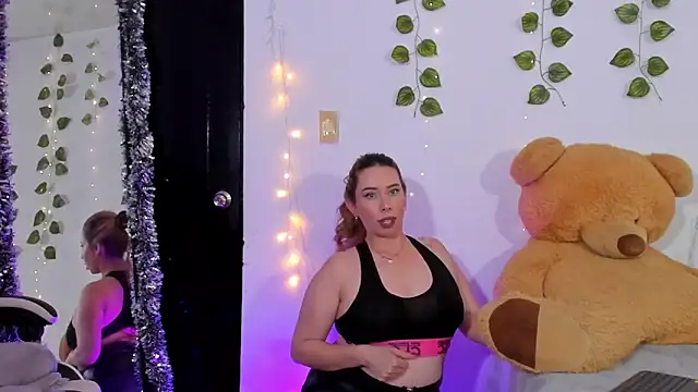 JanneKim online show from April 9, 2026, 6:24 pm