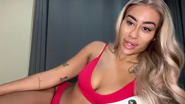 CoCo-Queen online show from May 15, 2026, 1:12 am