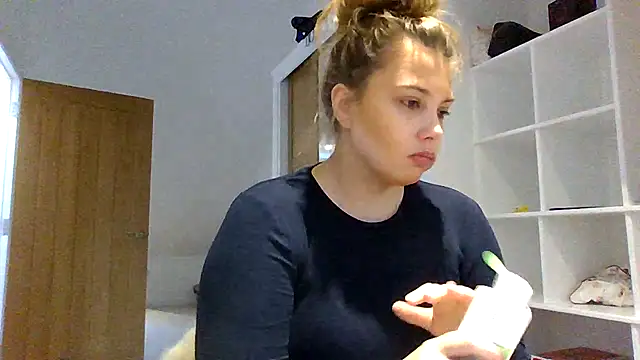 Krystal Tx online show from November 3, 2025, 8:59 am