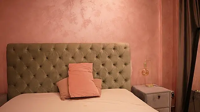 Snapshot of LucyWilow chatting on February 6, 2026, 5:34 am LucyWilow online show from February 6, 2026, 5:34 am