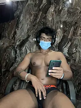 rony6663 online show from October 29, 2025, 5:04 pm