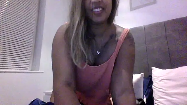 Snapshot of TEMPTING-TAMMY chatting on February 3, 2025, 10:32 pm TEMPTING-TAMMY online show from February 3, 2025, 10:32 pm
