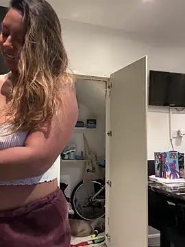 TEMPTING-TAMMY online show from March 9, 2026, 6:17 am