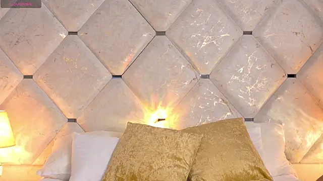 Anna risse online show from February 6, 2025, 11:37 pm