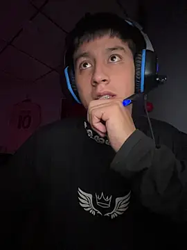 Stiven 017 online show from January 11, 2026, 12:15 am