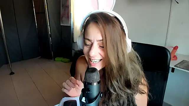 jessiburningheels online show from February 21, 2025, 10:17 am