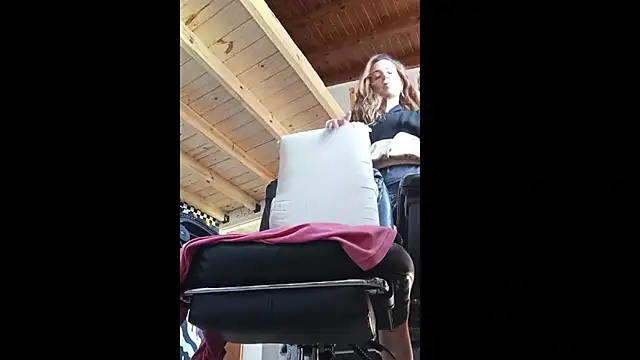 jessiburningheels online show from November 22, 2025, 12:48 pm