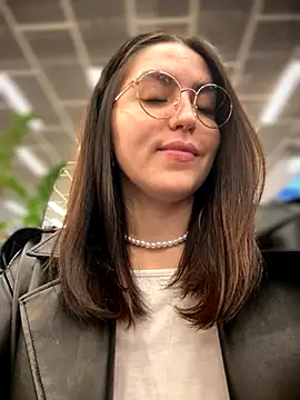 meow girl online show from November 26, 2025, 8:59 am