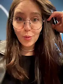 Snapshot of meow_girl chatting on February 22, 2026, 11:09 am meow girl online show from February 22, 2026, 11:09 am