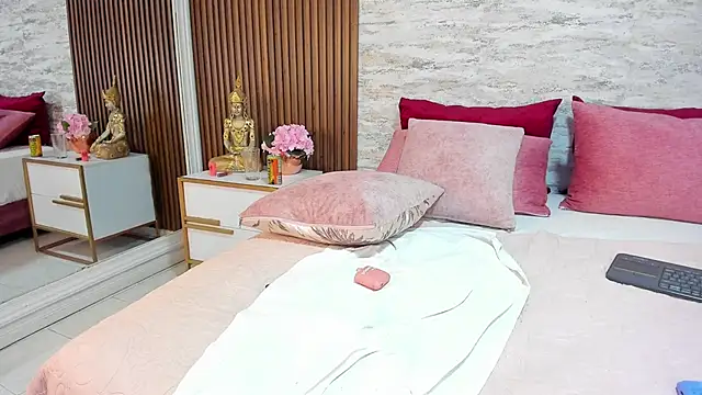 MadisonHunter2024 online show from January 29, 2025, 10:32 pm