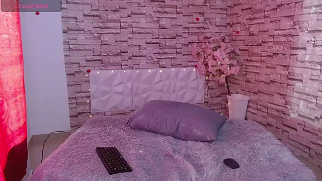 Vanse lust online show from February 6, 2025, 10:10 pm