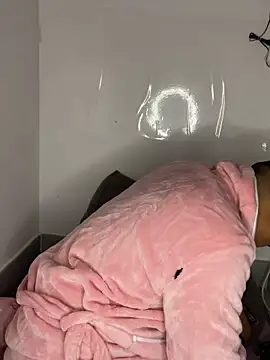 lixiaoshuai8 online show from December 5, 2025, 4:47 pm