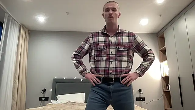 cute mark online show from December 22, 2025, 1:41 pm