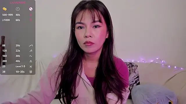 Snapshot of moonlight8_ chatting on October 19, 2025, 3:12 pm moonlight8  online show from October 19, 2025, 3:12 pm