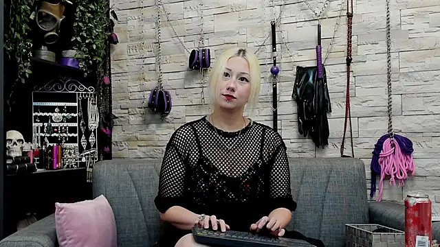 CruelMistress online show from October 3, 2025, 9:23 pm