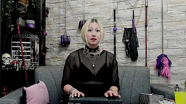 CruelMistress online show from October 28, 2025, 11:29 pm