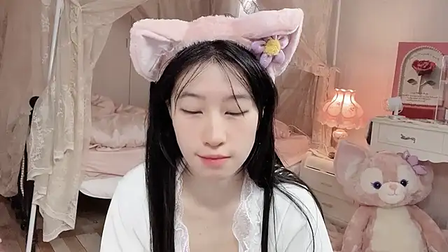 JennieKim RoseannePark online show from December 16, 2024, 3:11 pm