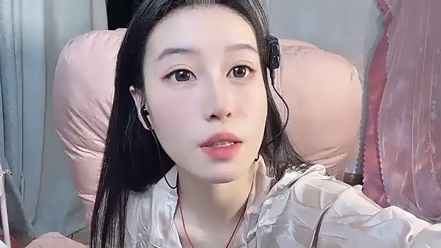 JennieKim RoseannePark online show from January 21, 2025, 2:05 pm