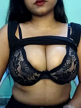 Snapshot of Ishaani_0 chatting on February 9, 2026, 12:20 pm Ishaani 0 online show from February 9, 2026, 12:20 pm