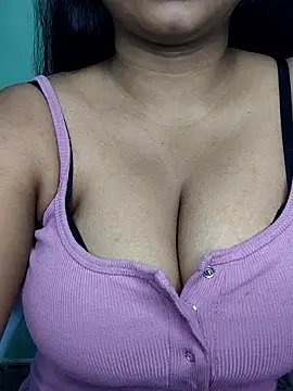 Snapshot of Ishaani_0 chatting on March 11, 2026, 6:47 pm Ishaani 0 online show from March 11, 2026, 6:47 pm