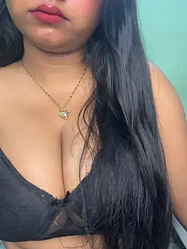 Snapshot of Ishaani_0 chatting on April 5, 2026, 5:43 pm Ishaani 0 online show from April 5, 2026, 5:43 pm