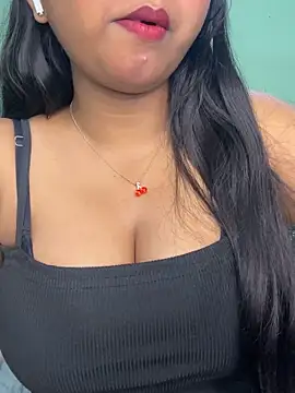 Snapshot of Ishaani_0 chatting on April 7, 2026, 6:19 pm Ishaani 0 online show from April 7, 2026, 6:19 pm