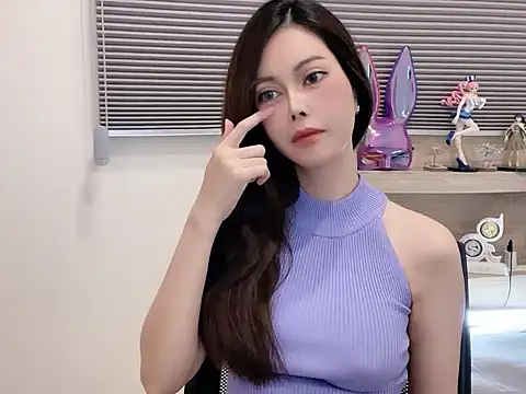 Zozo qq online show from October 31, 2025, 12:28 pm