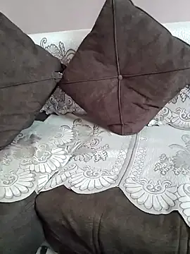 milf-kaira online show from December 11, 2024, 5:43 am