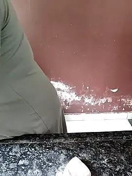 milf-kaira online show from December 21, 2024, 9:33 am