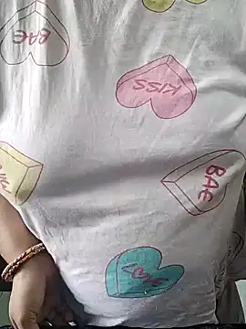 milf-kaira online show from December 28, 2024, 4:30 pm