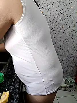 milf-kaira online show from January 21, 2025, 4:10 am