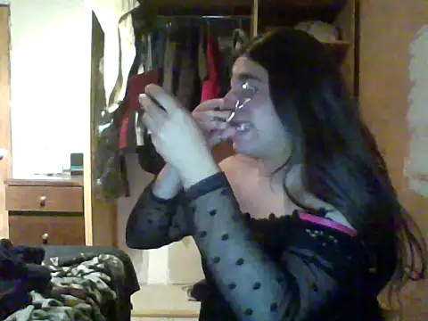 Snapshot of Yasmin_Paez99 chatting on November 8, 2025, 2:45 am Yasmin Paez99 online show from November 8, 2025, 2:45 am