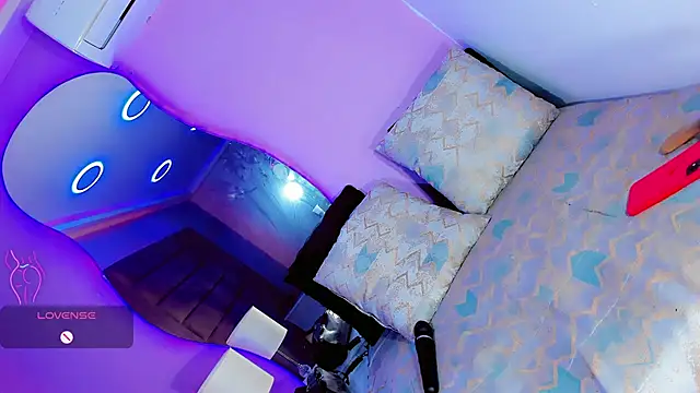 Shanelengel online show from April 16, 2026, 9:39 pm