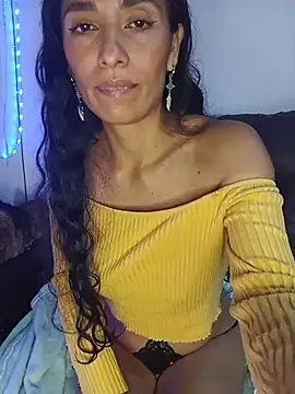 chloewildd  online show from June 7, 2026, 11:19 pm