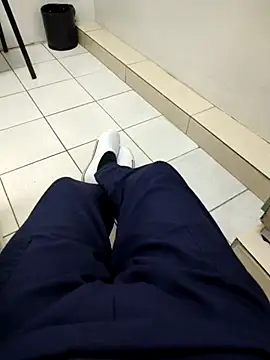 gatmoreno1 online show from September 23, 2025, 4:43 pm