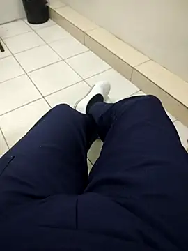 gatmoreno1 online show from September 29, 2025, 4:23 pm