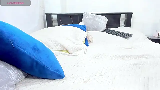 Natalystevens online show from February 9, 2025, 10:21 pm