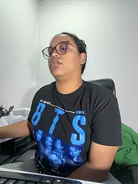 angela angels  online show from November 14, 2025, 5:50 am