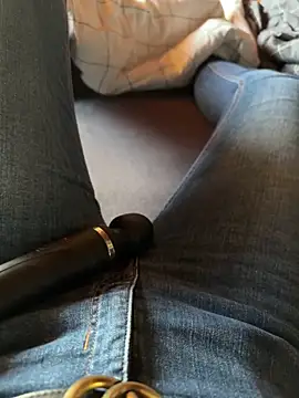 Ana-05 online show from February 17, 2025, 4:04 pm