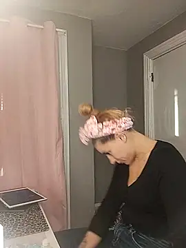 lexybabyxo online show from January 9, 2026, 1:14 pm