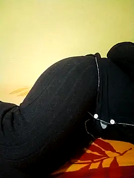 Snapshot of 3ahhd chatting on November 18, 2025, 12:05 am 3ahhd online show from November 18, 2025, 12:05 am