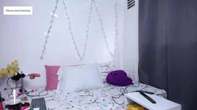 Nicol Love0 online show from October 21, 2025, 12:28 pm