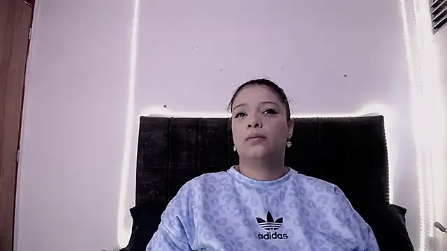Snapshot of Nicol_Love0 chatting on May 14, 2026, 1:18 pm Nicol Love0 online show from May 14, 2026, 1:18 pm