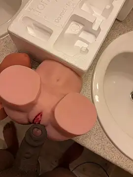 MaterialGolan online show from February 7, 2026, 2:37 am