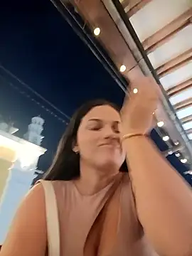 girl milk1 online show from November 14, 2025, 11:02 pm