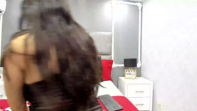 MadelineBeckert online show from December 15, 2025, 7:18 pm