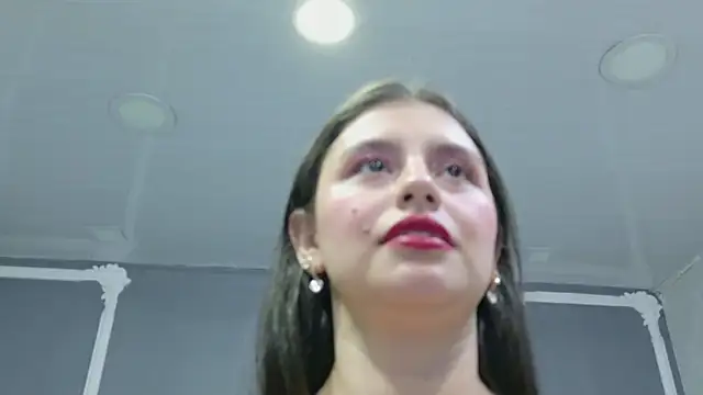 Snapshot of MadelineBeckert chatting on June 3, 2026, 7:19 pm MadelineBeckert online show from June 3, 2026, 7:19 pm