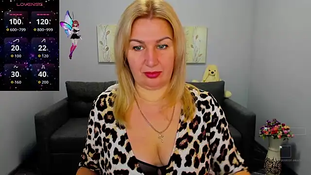 Lili Crossi online show from October 15, 2025, 5:51 am